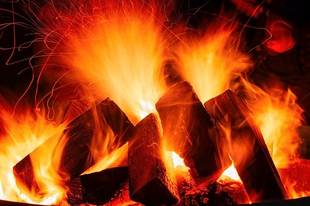 open-fire-3879031_640.jpg