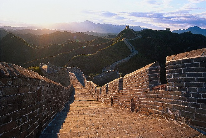 1200px-The_Great_wall_-_by_Hao_Wei.jpg