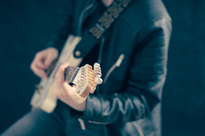 [크기변환]guitarist-768532_1920.jpg