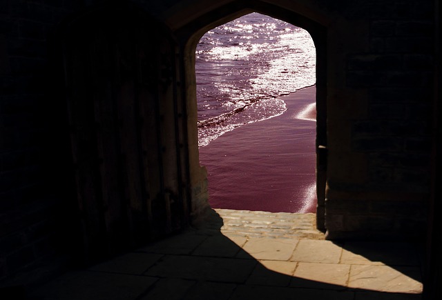 doorway-981803_640.jpg
