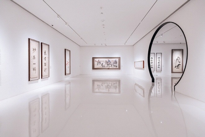[꾸미기][크기변환]art-gallery-5067113_1920.jpg