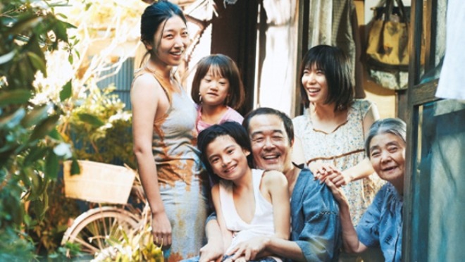 어느 가족(700).jpg