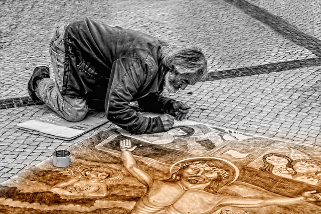 662008658_zO3voaRw_man-343674_640.jpg