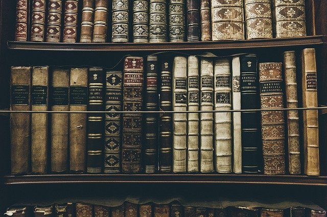 books-2606859_640.jpg
