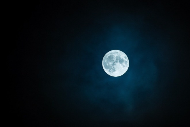 [크기변환]moon-1859616_1920.jpg