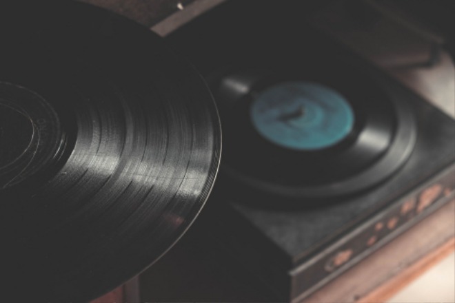 vinyl-1845272_1920.jpg