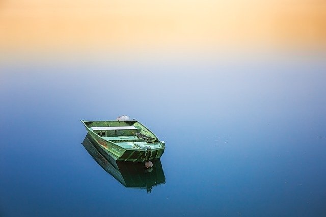 boat-1992136_640.jpg