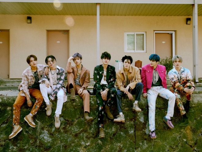 NCT DREAM_칠링 단체.jpg