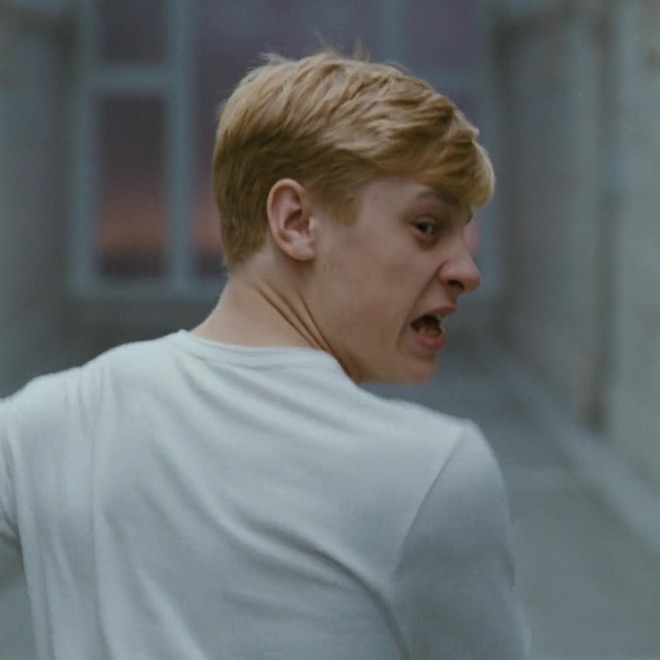 Mommy.2014.720p.BluRay.x264.AAC-[YTS.MX].mp4_008049833.jpg
