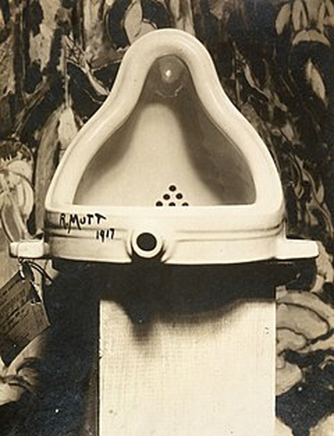 [꾸미기][포맷변환][크기변환]240px-Marcel_Duchamp,_1917,_Fountain,_photograph_by_Alfred_Stieglitz.jpg