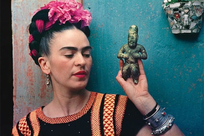 Frida-Kahlo-with-Olmec-figurine-1939.-Photograph-Nickolas-Muray.-c-Nickolas-Muray-Photo-Archives.jpg