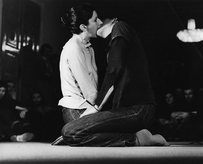 abramovic-breathing-in-breathing-out.jpg!Large.jpg