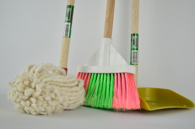 [크기변환]broom-1837434_1920.jpg