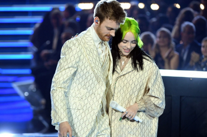 Finneas-OConnell-Billie-Eilish-2020-grammy-awards-show-billboard-1548-compressed[크기변환].png