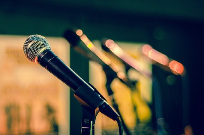 mic-g511e2a972_1280.jpg