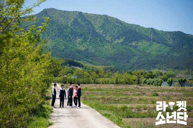 라켓 배경.jpg