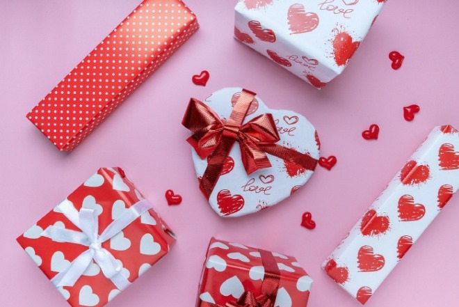 valentine-gdf93a4fb2_1280.jpg