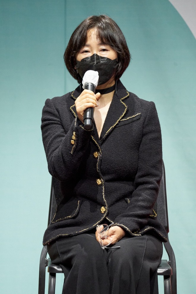 R2.jpg