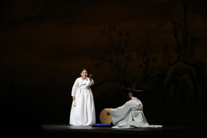 [크기변환]1200px-Korean_music-Pansori-Heungbuga-01.jpg