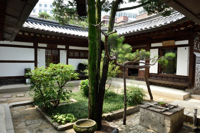 서울_성북동_최순우_가옥_전경_(촬영년도___2015년).JPG