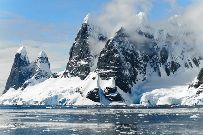 mountains-g4cc8d49f9_1280.jpg