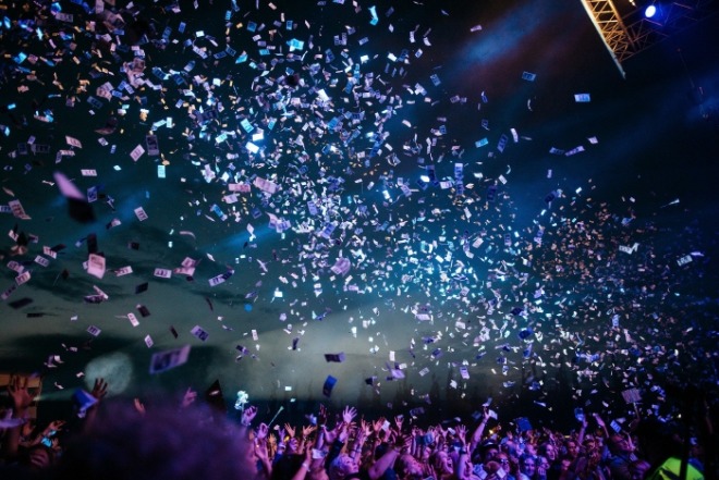 confetti-2571539_1920.jpg