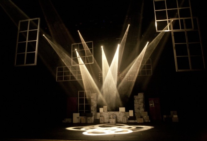 [크기변환]theater-stage-g9bfbb2366_1920.jpg