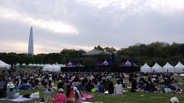 뮤지컬 중간.jpeg