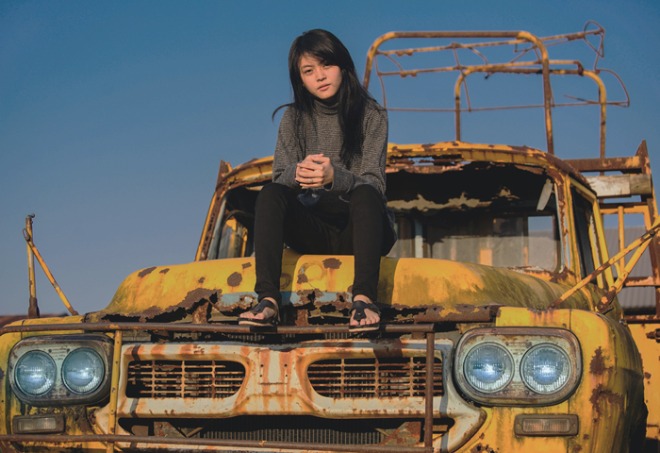 WOMEN AND CAR720.jpg