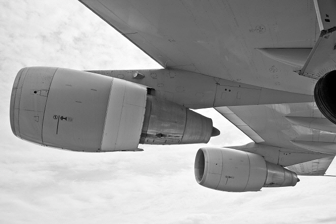 3536630143_iz7voSys_aircraft-g3a30be449_1920.jpg