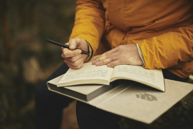 [크기변환]adult-gf318b9969_1920.jpg
