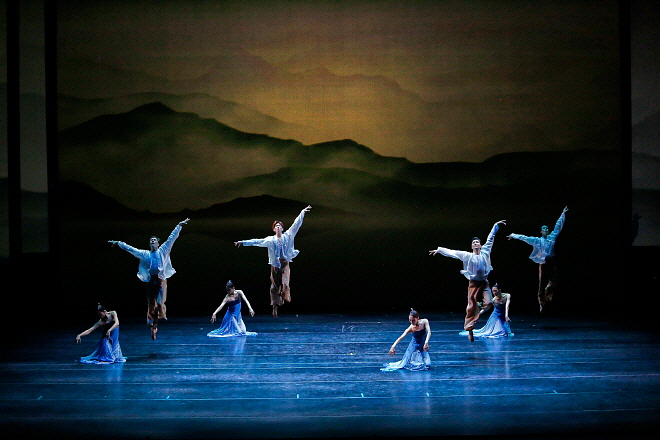 2021( Korea Emotion 3 ) - ⓒ Universal Ballet_photo by Kyongjin Kim  (2).jpg