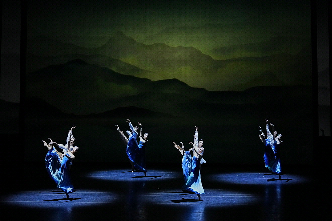 2021( Korea Emotion 2 ) - ⓒ Universal Ballet_photo by Kyongjin Kim  (22).jpg