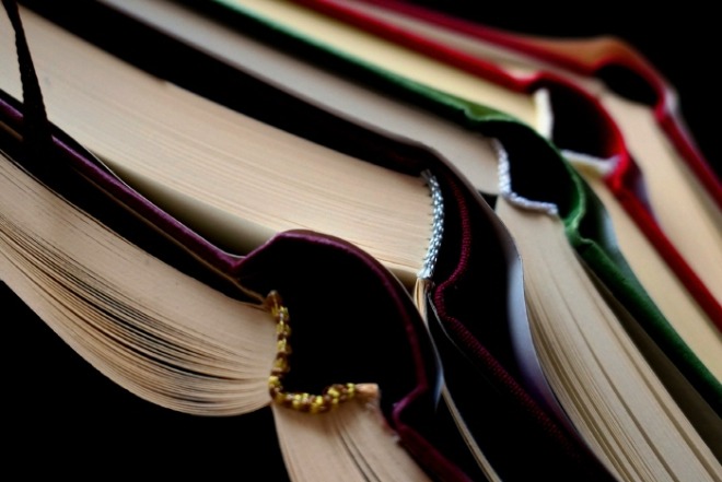 a-book-5077895_1920.jpg