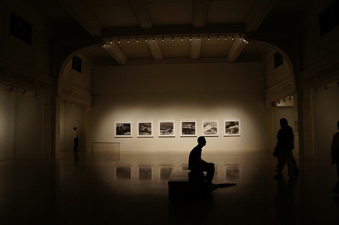 [꾸미기][크기변환]painting-exhibition-751576_1280.jpg