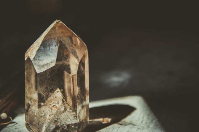 crystal-g1a2cf395f_1280.jpg