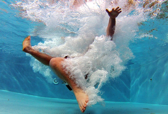 pool-519453_640.jpg