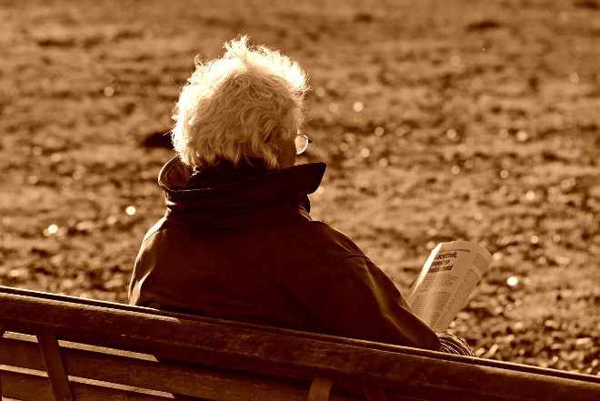 elderly-man-3895215_1280.jpg