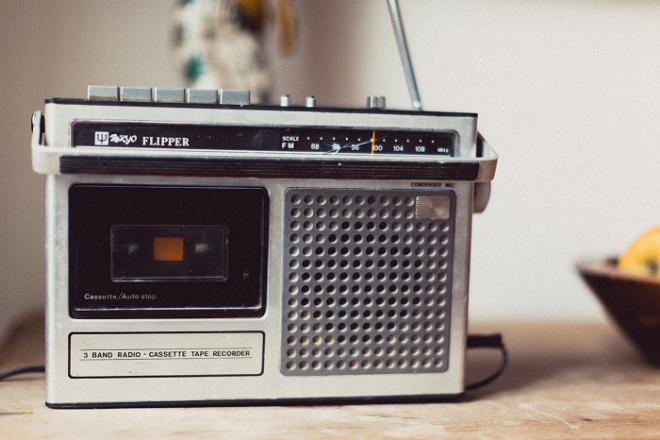 radio-821602_1280.jpg