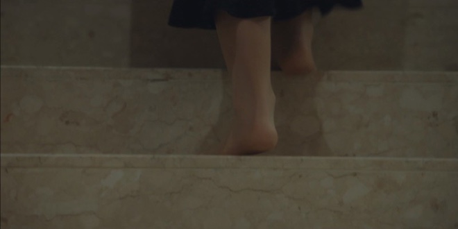 안나 맨발.jpg