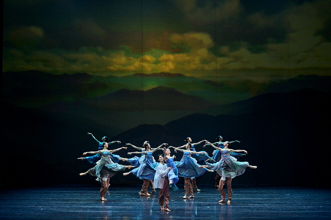 2023Korea Emotion-ⓒUniversal Ballet_Kyoungjin Kim 215.jpg
