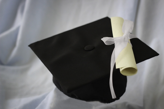 graduation-2148715_1280수정.jpg