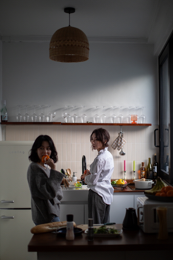 24 비Bea_비&캐서린_김주연&방은진.JPG