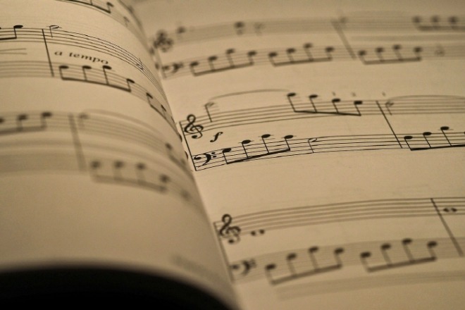 [크기변환] sheet-music-8463988_1280.jpg