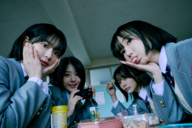 QWER_미니 1집 MANITO_02.jpg