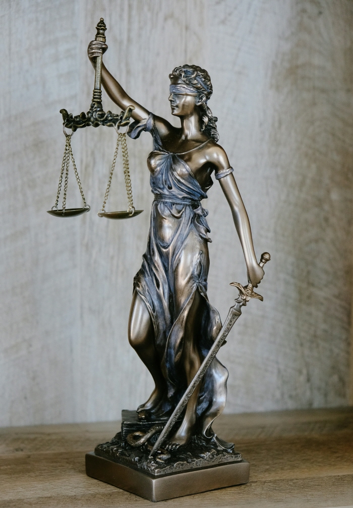 [크기변환]tingey-injury-law-firm-NcNqTsq-UVY-unsplash.jpg