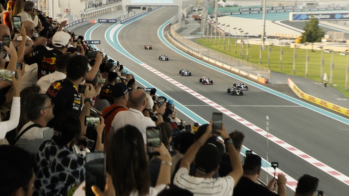 F1_The_Moive_Photo_0110.jpg.photo_modal_show_home_medium_2x.jpg
