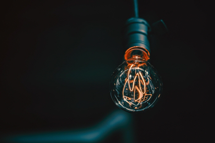 [크기변환]bulb-5258341_1280.jpg