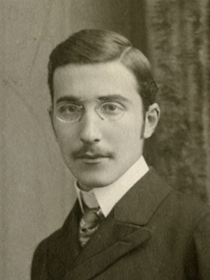 Stefan_Zweig_1900_cropped.jpg