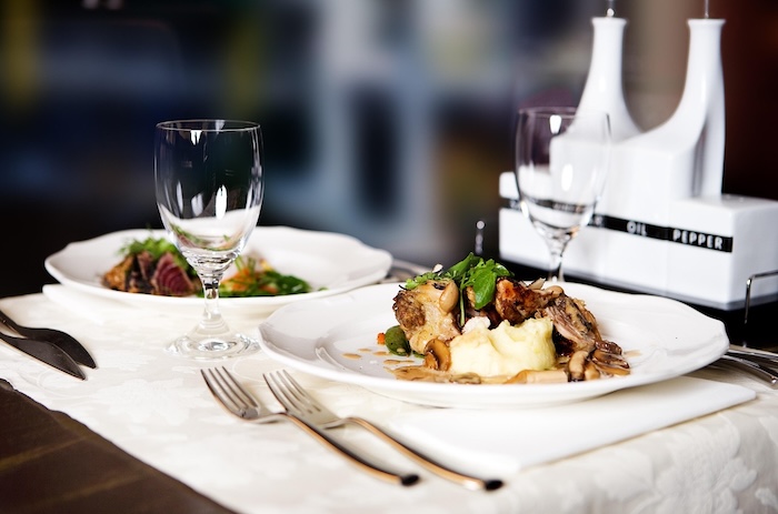 restaurant-646678_1280.jpg